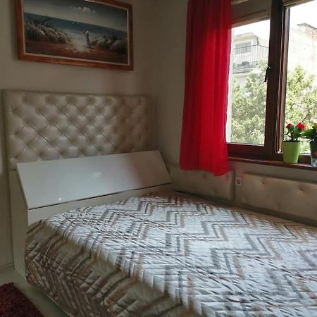 Apartament Peyo Yavorov Burgas Bagian luar foto